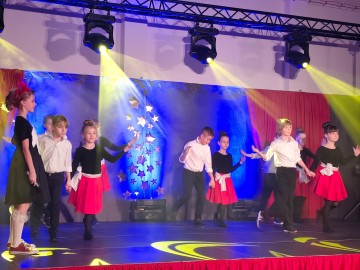 Uroczystość otwarcia nowej części Szkoły Podstawowej w Lipinach w Gminie Nowosolna, 